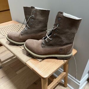 Women’s Timberlands size 8.5M (grayish brown)